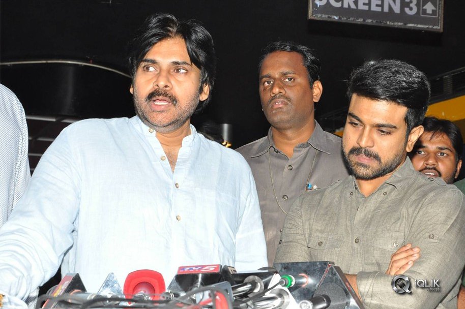 Pawan-Kalyan-Watched-Rangasthalam-along-with-Ram-Charan